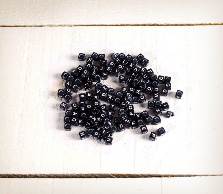 Perles avec des Lettres pour des Travaux Perles avec des Lettres pour des Travaux